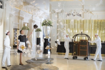 Lobby do hotel Peninsula, em Paris | Foto: Reprodução