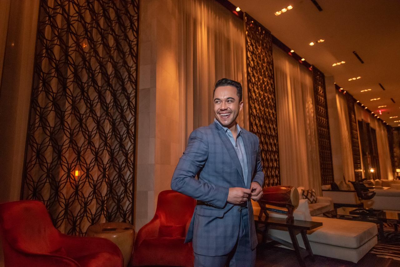Vinicius Belo no lobby do W South Beach