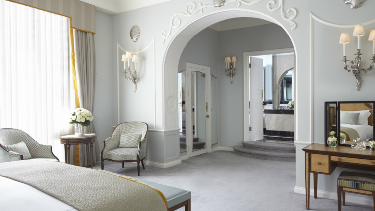 Claridges-Royal_Suite-Bedroom