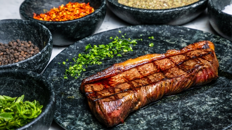 Prato Signature do restaurante BASE, localizado no hotel Pullman Guarulhos