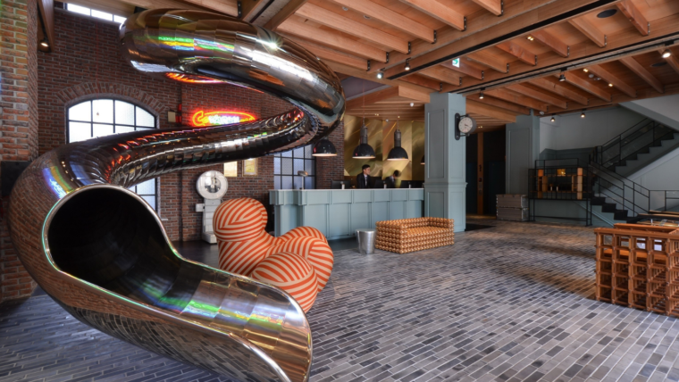 Lobby do RedDot Hotel