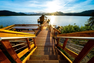 Deck do Tordrillo Mountain Lodge