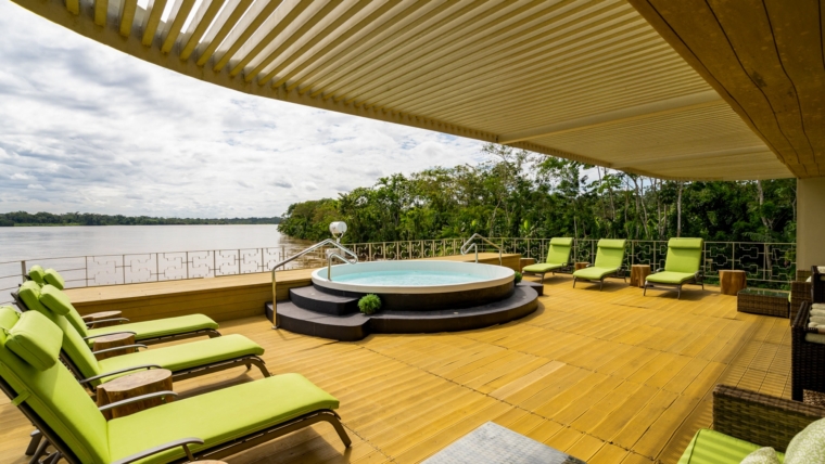 Deck Delfin Amazon Cruises