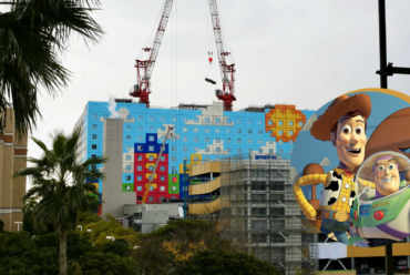 Construção do Tokyo Disney Resort Toy Story Hotel