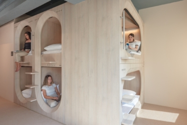 KINN Capsule Hotel quarto feminino