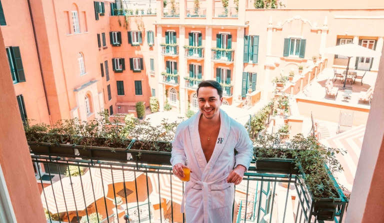 Vinicius Belo no Hotel de La Ville em Roma | Foto: Check Hotels