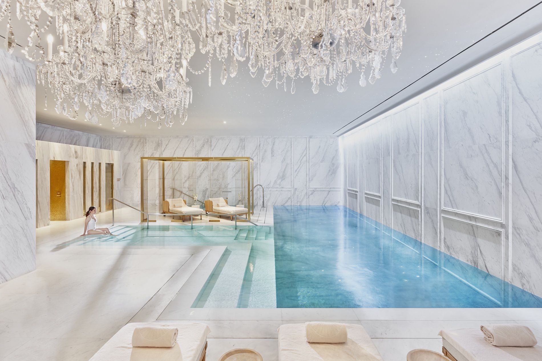 Piscina interna do Mandarin Oriental Ritz, Madrid | Foto: Divulgação