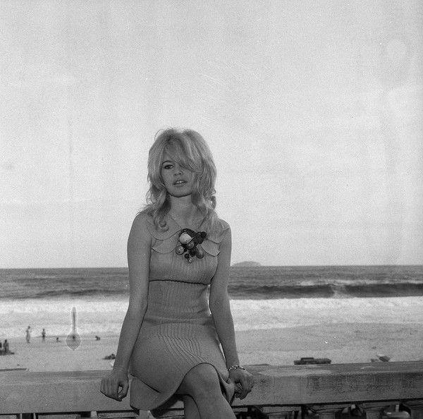 Brigitte no Hotel Copacabana Palace em 1964 | Foto: Reprodução