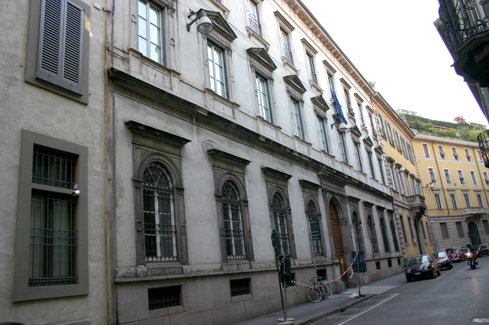 Via Bigli em Milano | Foto: Giovanni Dall'Orto